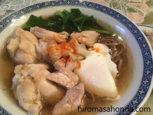 今は無き京都・木屋町のおしゃれな焼き鳥屋さんのまかないを応用して「手羽元の鶏そば」を作ってみた